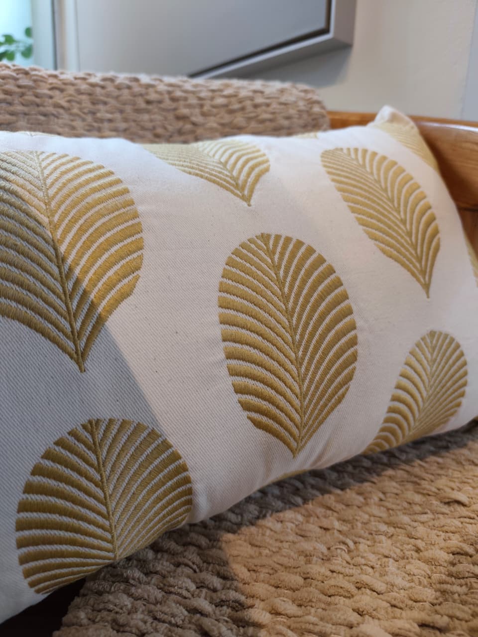 Almofada Bordada Folha