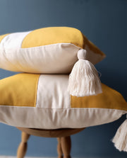 Almofada Yellow com Pingente 52x52